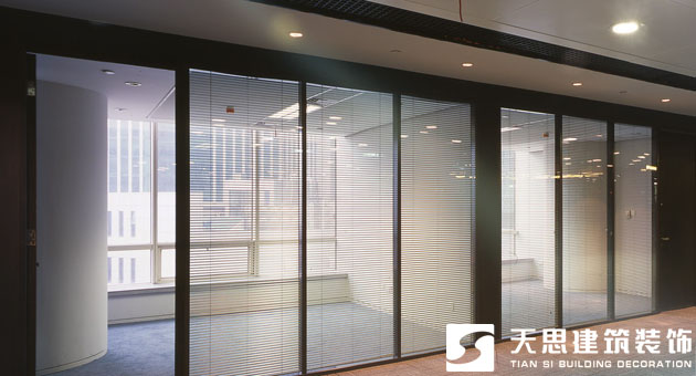 <a href=http://www.idfaka.cn/ target=_blank class=infotextkey>合肥办公室装修</a>玻璃
